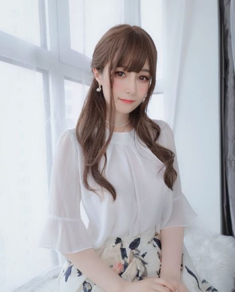 凌晨三点在线观看电视_十万网红美女美酱