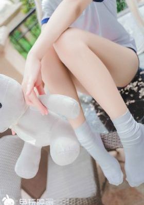 舌尖逗拨她粉嫩的小缝_1080电影在线观看