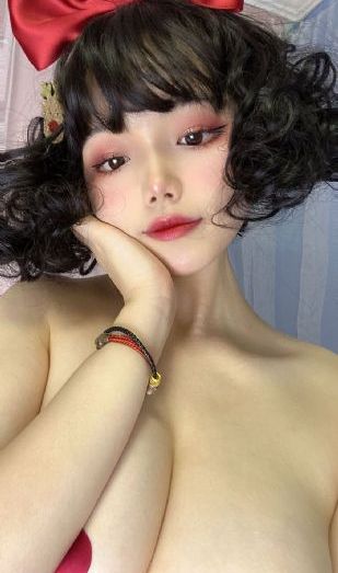 欧美大码模特丝袜_HD电影完整版